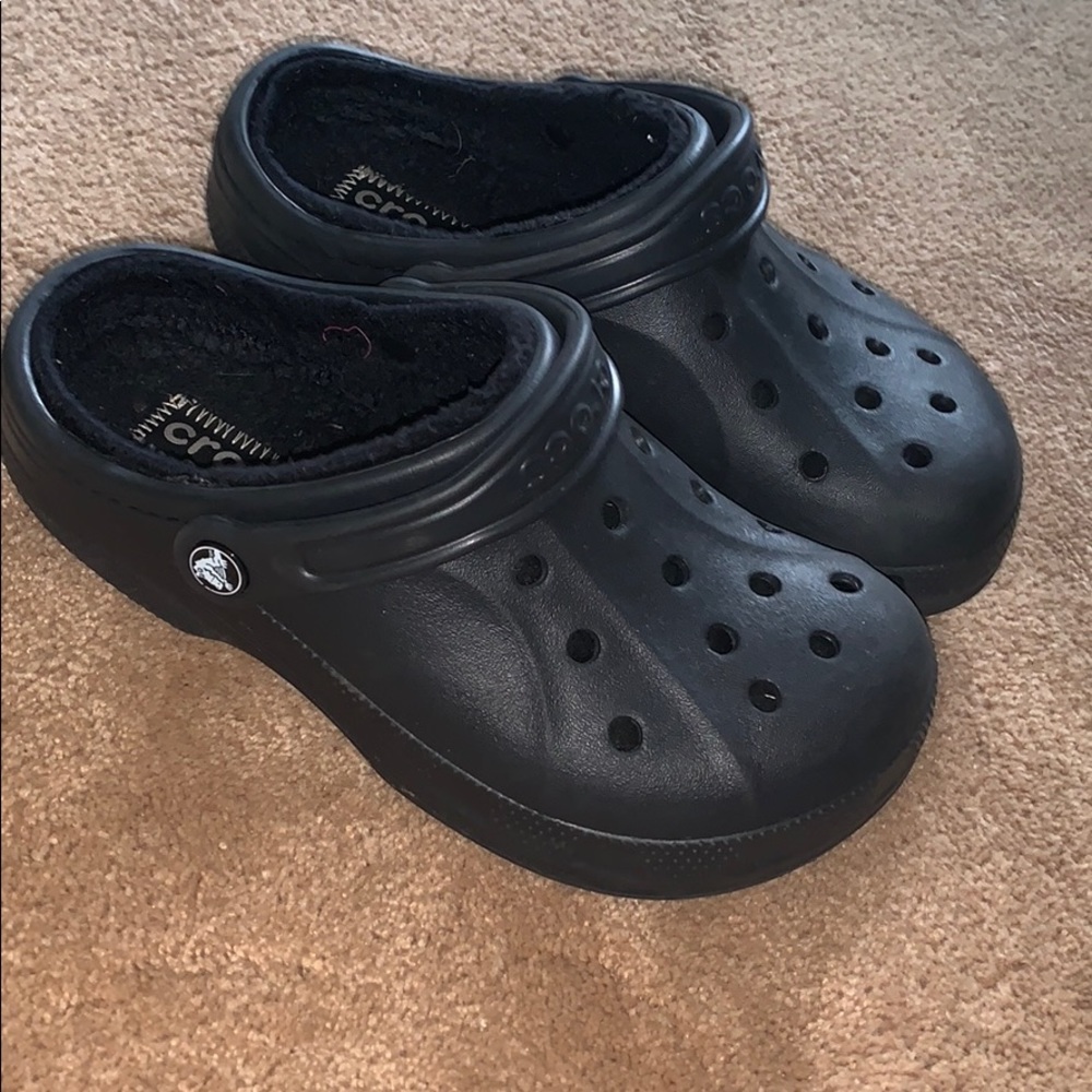 fuzz lined crocs